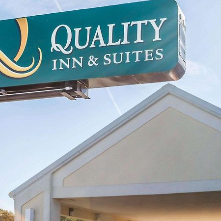 Quality Inn & Suites Jasper Bagian luar foto