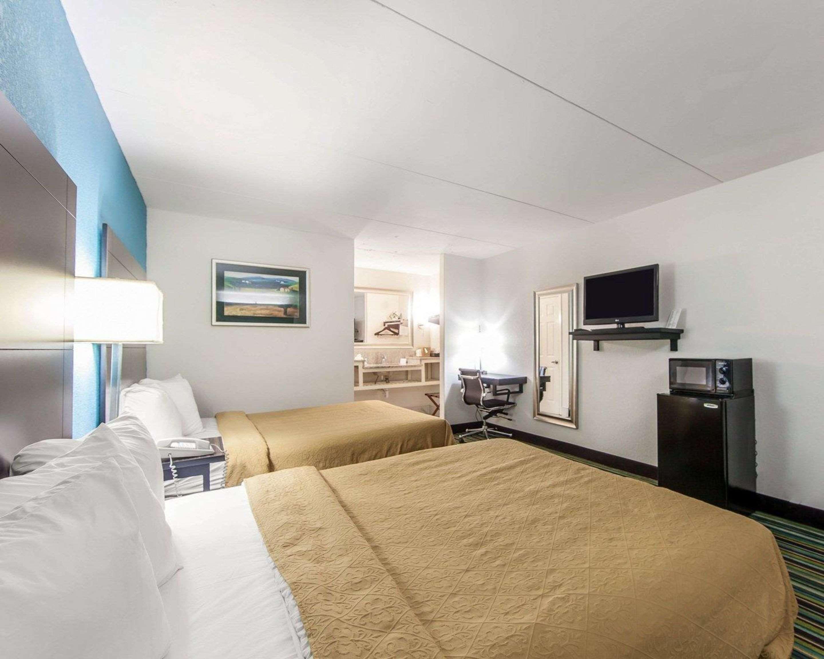 Quality Inn & Suites Jasper Bagian luar foto