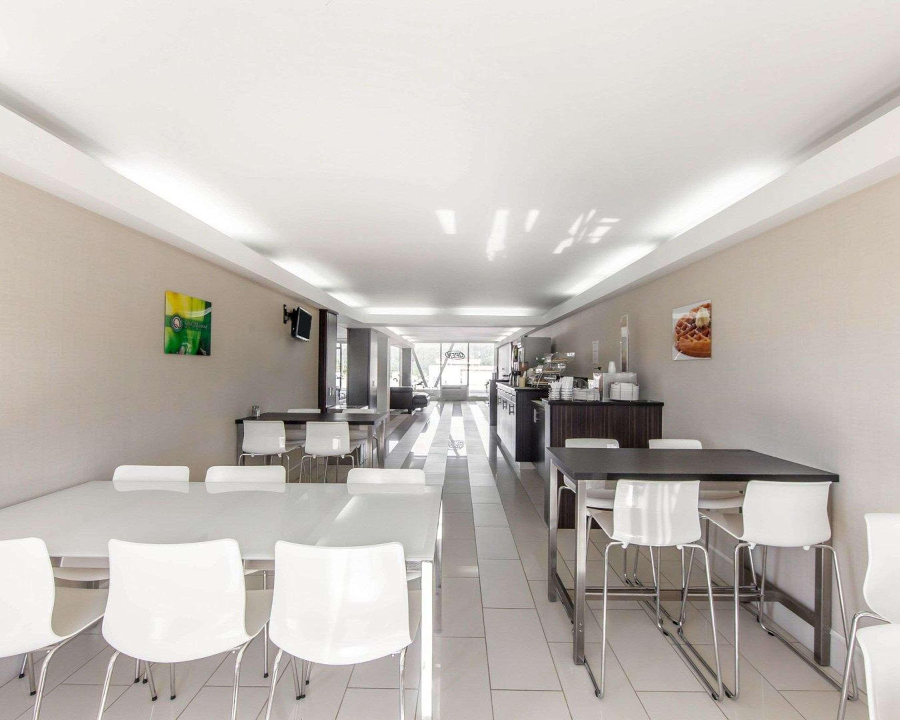 Quality Inn & Suites Jasper Bagian luar foto