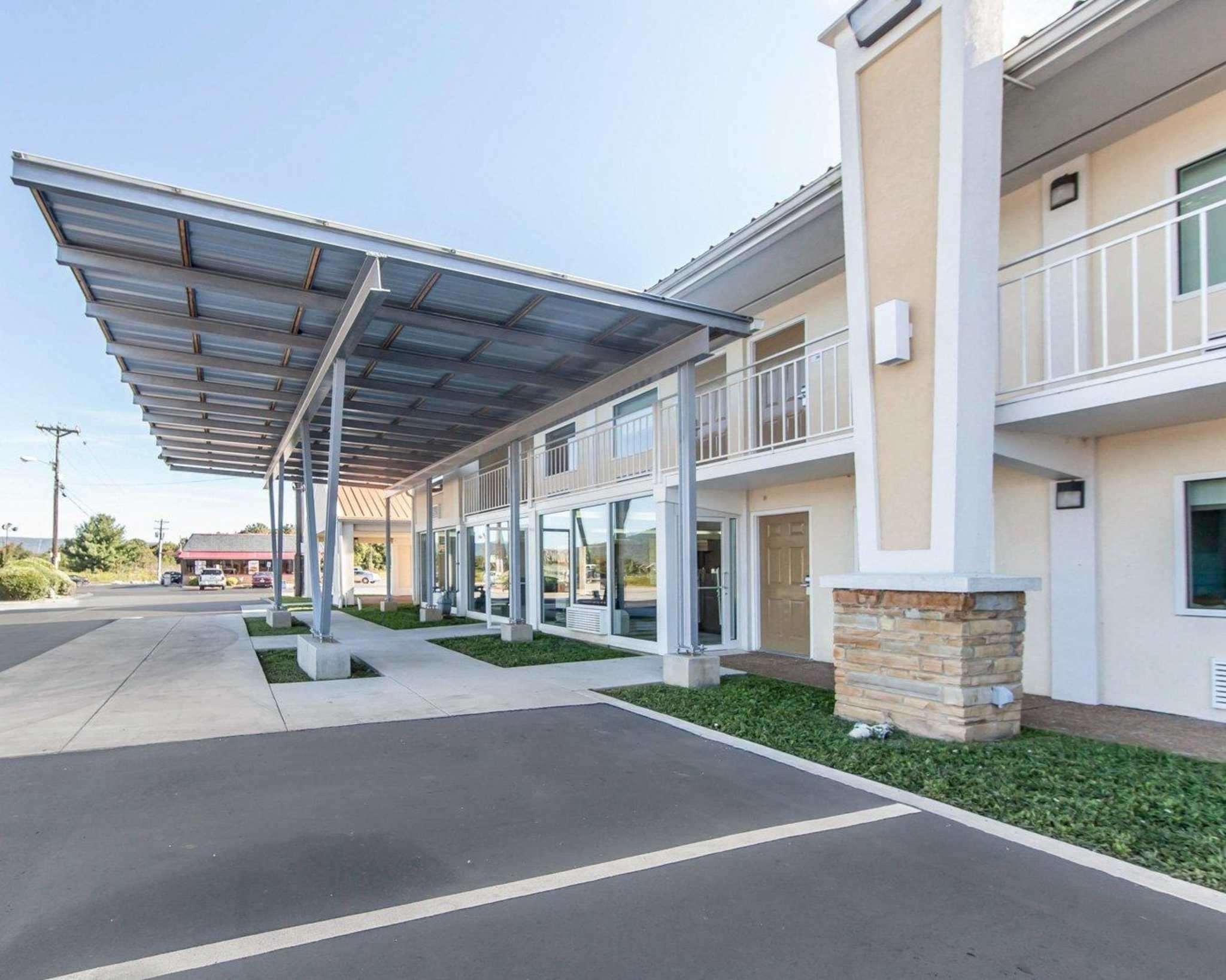 Quality Inn & Suites Jasper Bagian luar foto