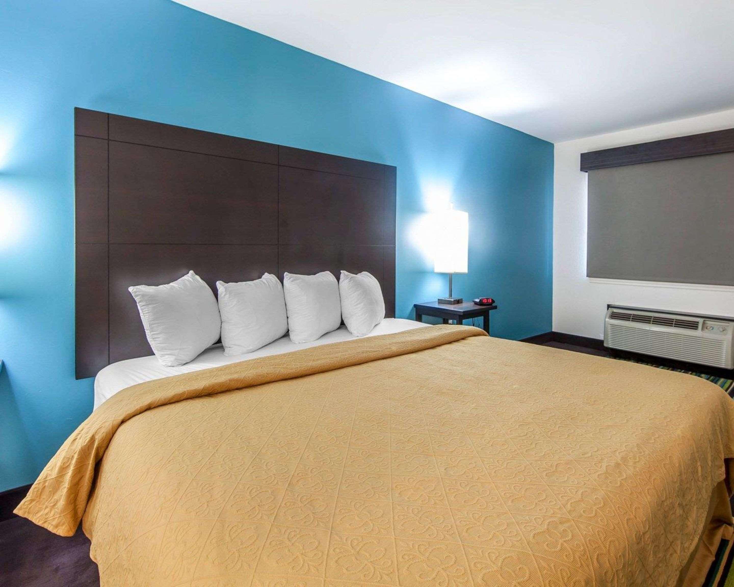 Quality Inn & Suites Jasper Bagian luar foto