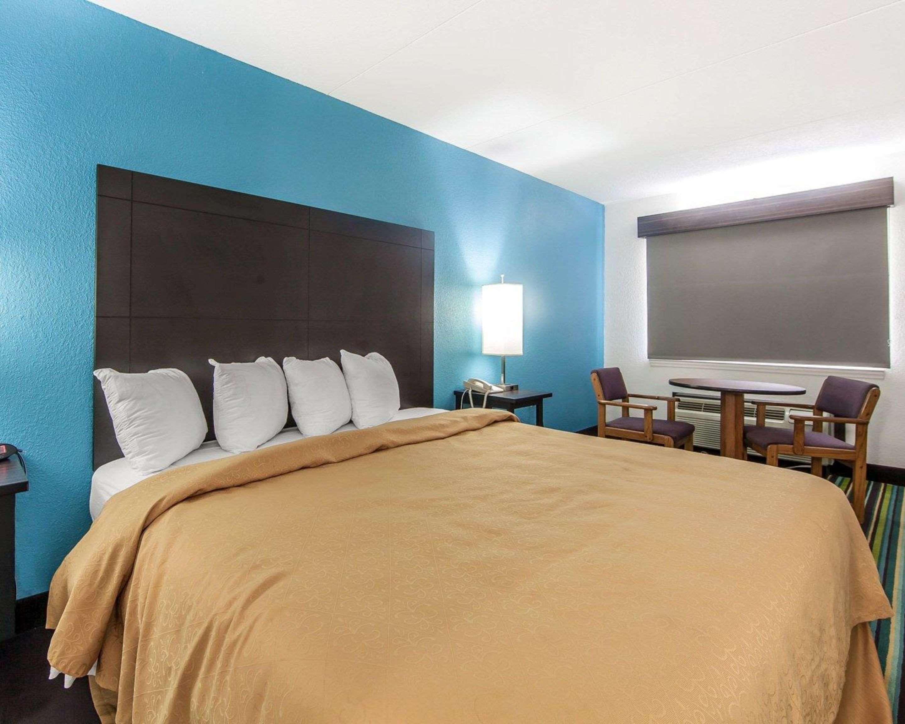 Quality Inn & Suites Jasper Bagian luar foto
