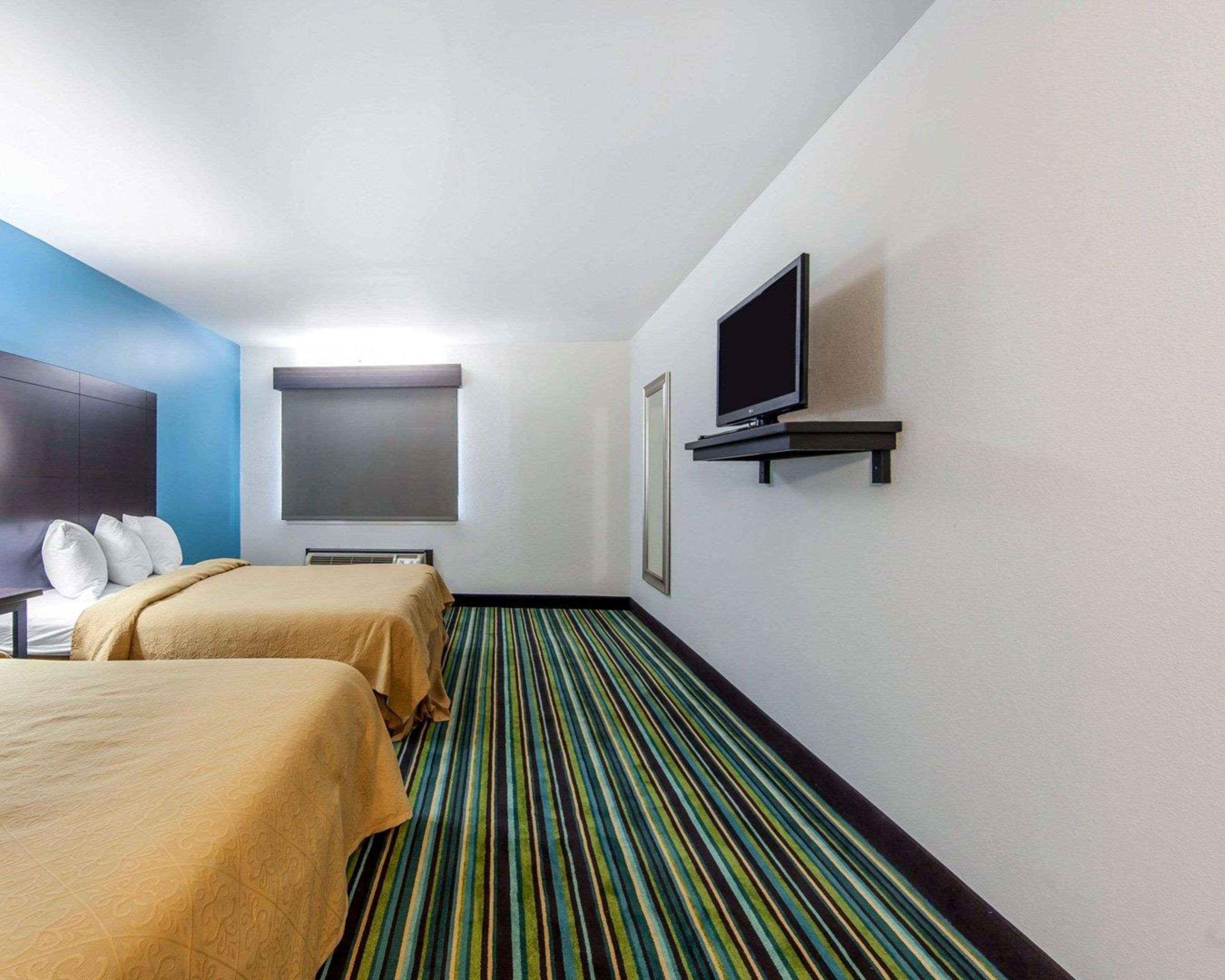 Quality Inn & Suites Jasper Bagian luar foto