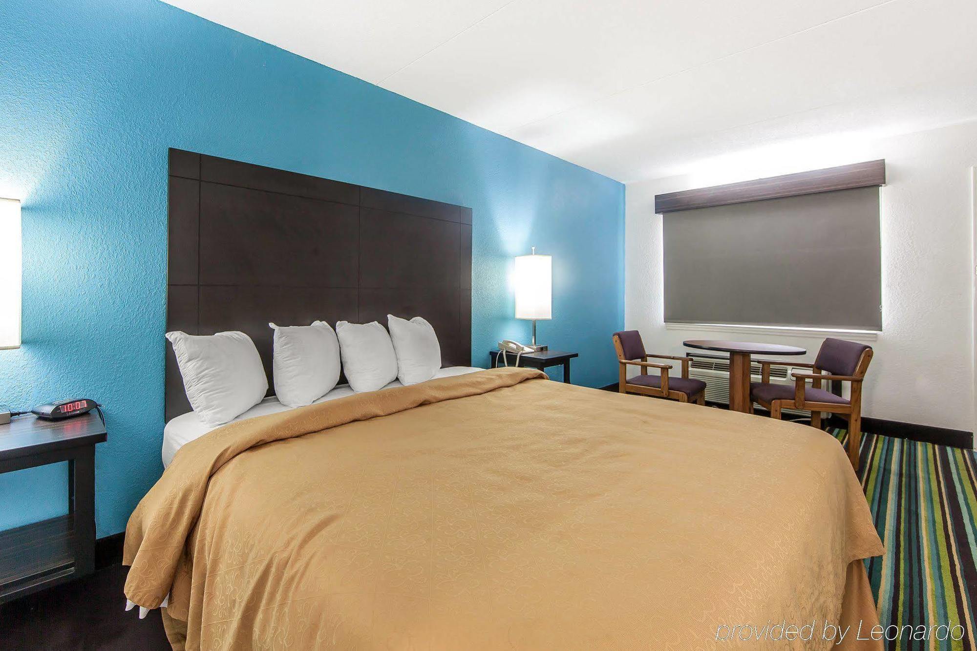 Quality Inn & Suites Jasper Bagian luar foto